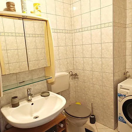 Apartment Near With Free Parking Kastela
