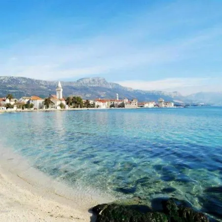 Near With Free Parking Apartment *